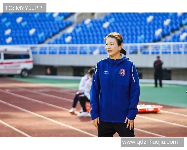 中国足球女球星高清壁纸精选展现她们英勇风采与赛场魅力